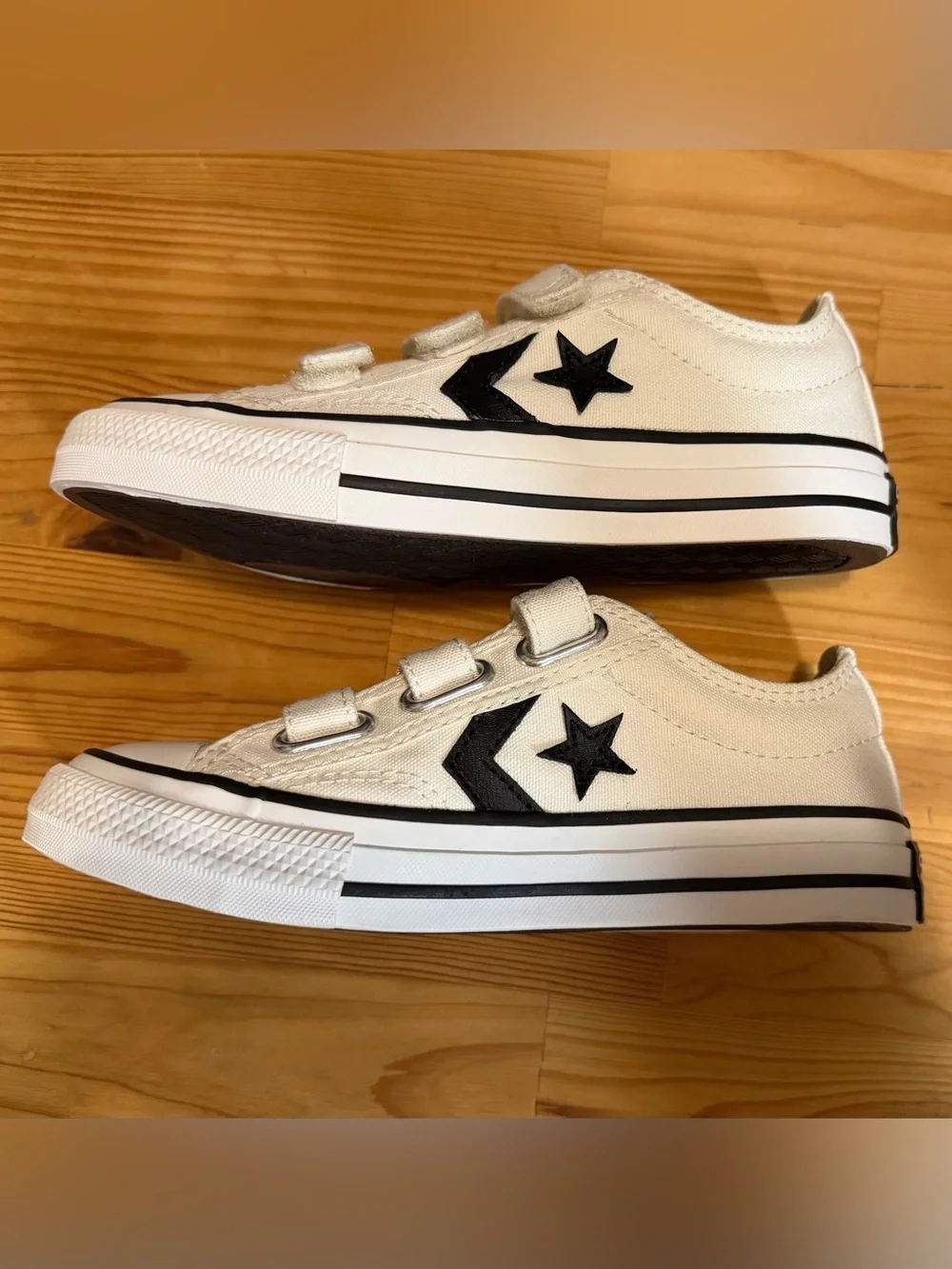 NWOT: Converse Kids Star Player 76 White Canvas Velcro Sneakers w/Black Trim